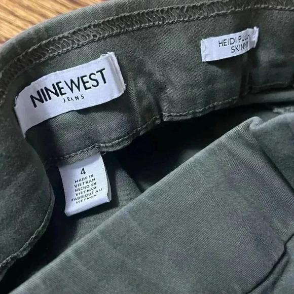 Bundle of 3 Women's Shaping Skinny Pants & Denim - GAP NINE WEST + LEVI STRAUSS - Picture 3 of 9